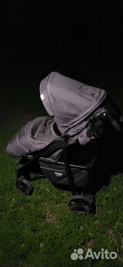 Прогулочная коляска новая
