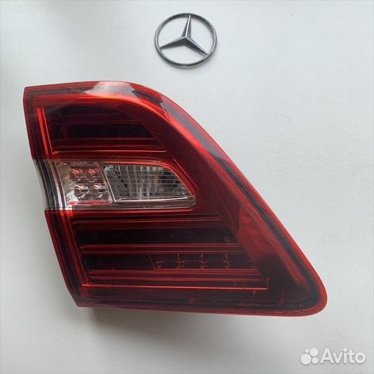 Фонарь внутренний левый Мерседес