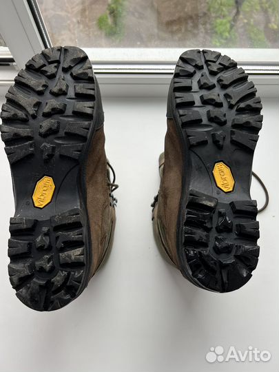 Трекинговые ботинки 44