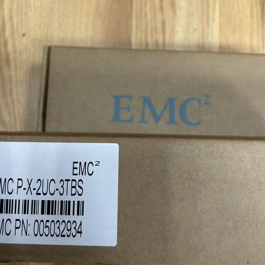 [P-X-2UC-3TBS] Жесткий Диск Emc 3tb 005032934 P-X-2uc-3tbs