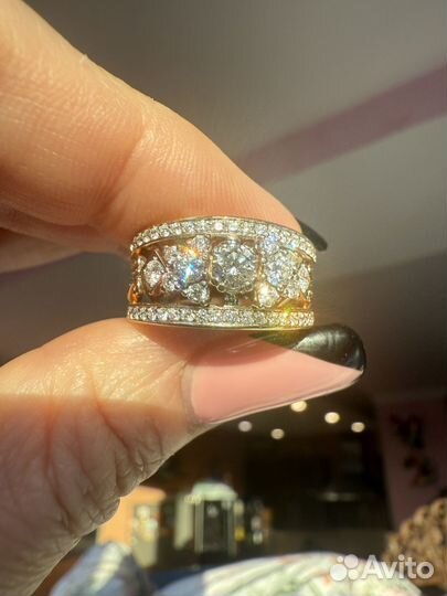 Золотое кольцо с природными бриллиантами 750пр