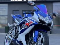 Suzuki GSX-R750