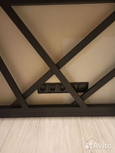 Письменный стол