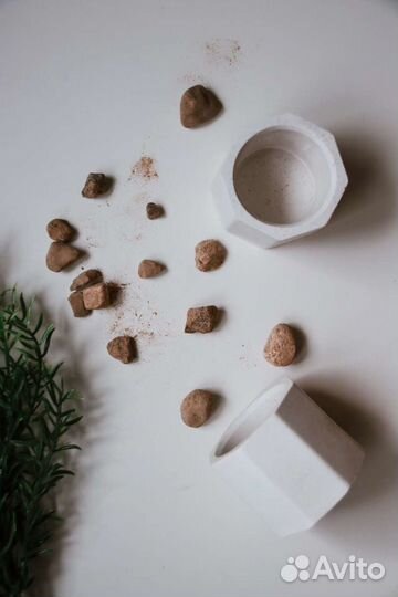 Подсвечники, декоративные кашпо