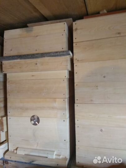 Новые ульи для пчел