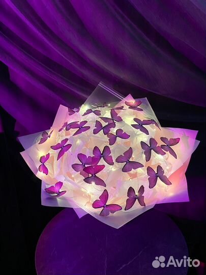 Нежный букет из бабочек