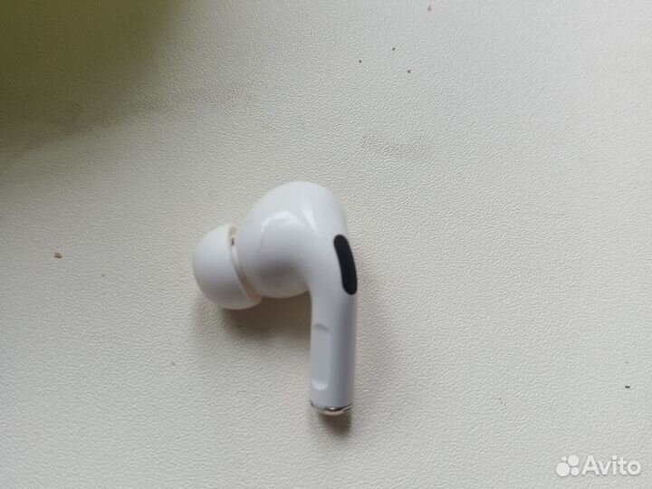 Наушник airpods pro левый оригинал