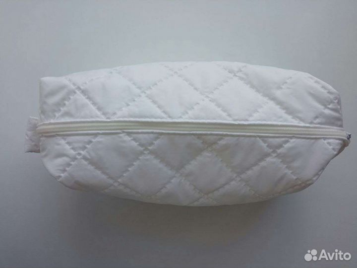 Новая косметичка белая большая