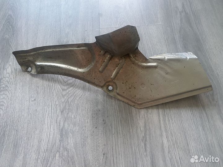 Теплоэкран лонжерона BMW e36 51488173388