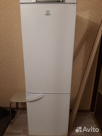 Холодильник indesit
