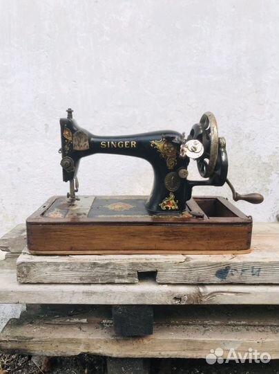 Швейная машина Singer