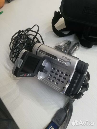 Видеокамера Sony CCD-TRV238E