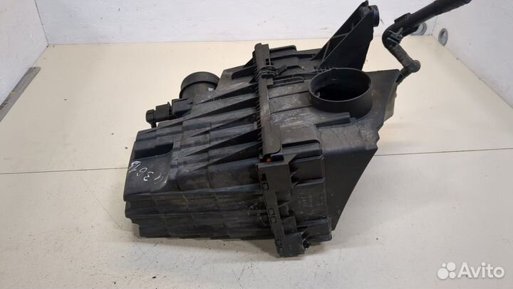 Корпус воздушного фильтра Volkswagen Transporter 5