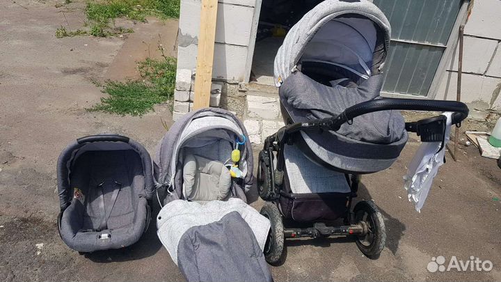 Прогулочная коляска