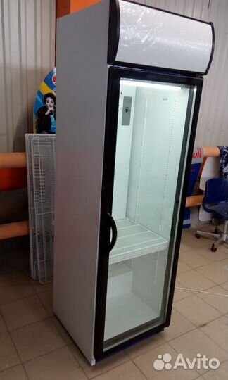 Холодильный шкаф б/у