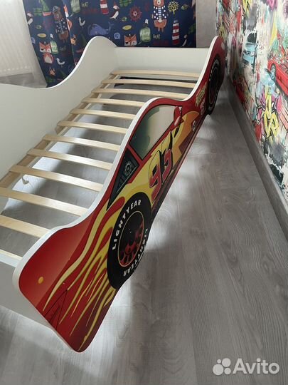 Детская кровать машинка с матрасом