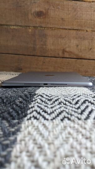 iPad 5 поколения 2017