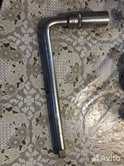 Вороток-Балонный ключ 21