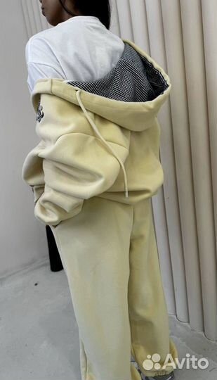 Костюм спортивный