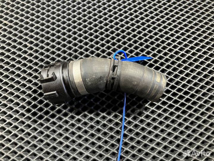 Патрубок (трубопровод, шланг) Audi A8 D4/4H 2012