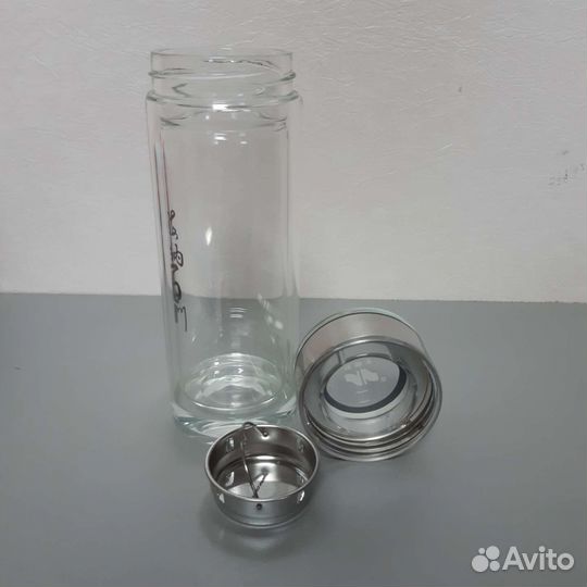 Бутылка стеклянная в подарочной коробке