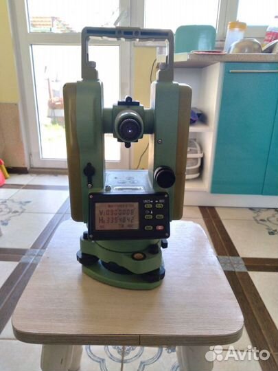 Теодолит электронный