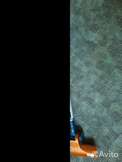 Беспроводной вертикальный пылесос