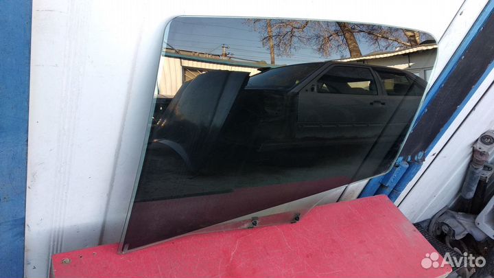 Стекло задней двери Peugeot 307