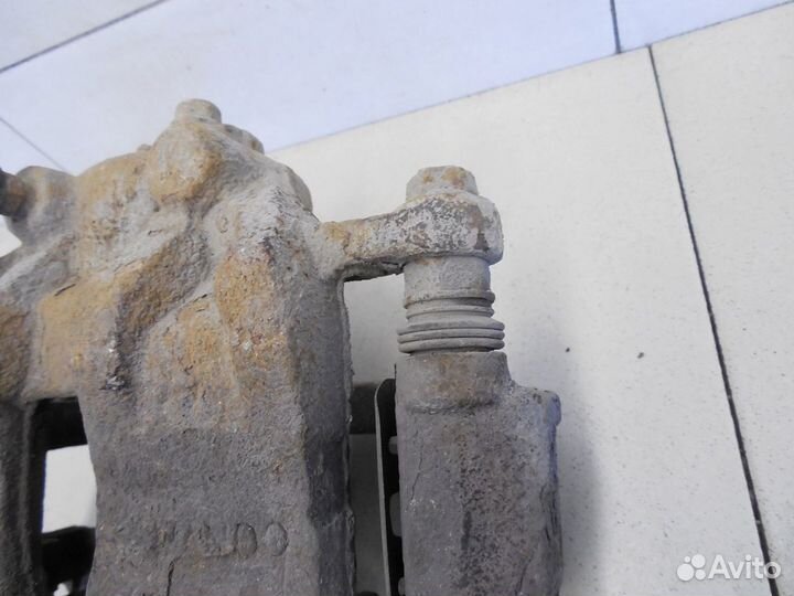 Суппорт передний правый Solaris 2010-2017