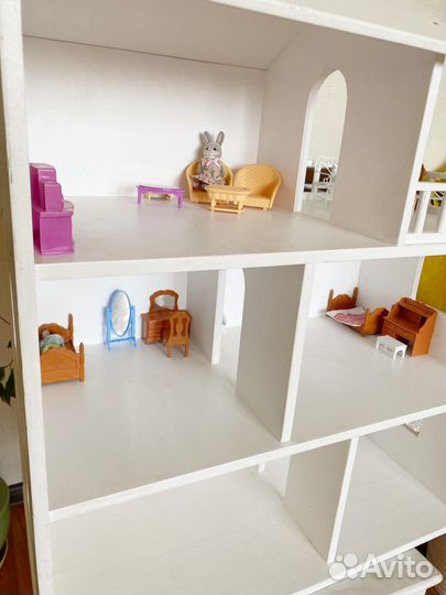 Домик кукольный деревянный