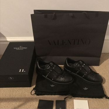 Продам кроссовки новые