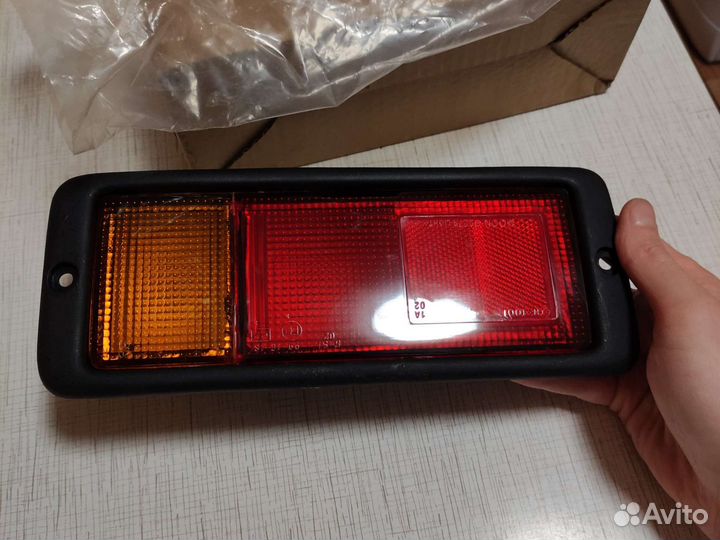 Фонарь в задний бампер правый pajero 2