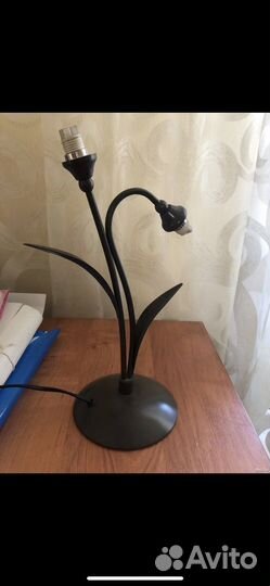 Лампа настольная без плафонов