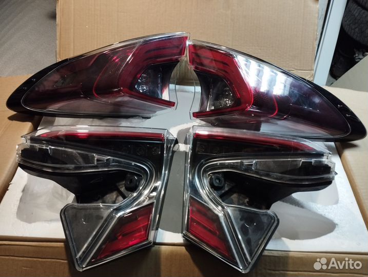 Фонари задние Toyota CH-R комплект