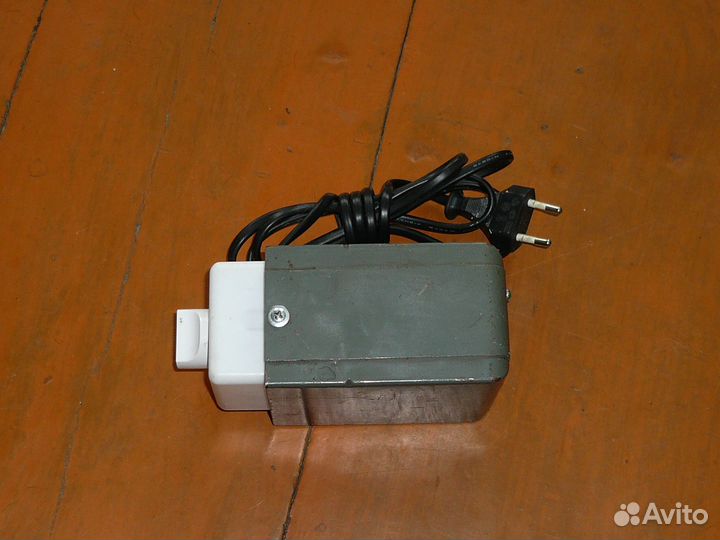 Транс. понижающий СССР 220-100 в. 35 вт