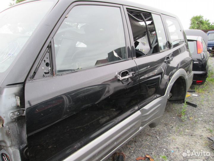 Левая передняя дверь Mitsubishi Pajero III