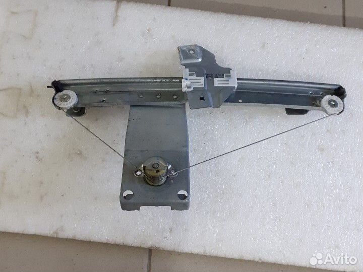Стеклоподъемник задний правый Renault Duster