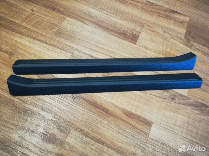 Накладки на пороги дверей ниссан жук (передние)