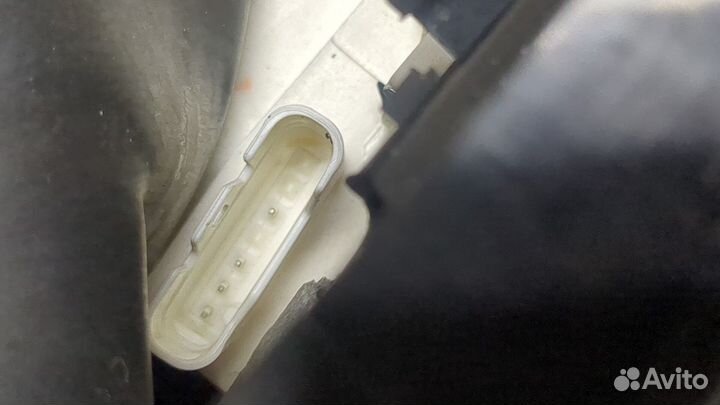 Замок двери Mercedes ML W164, 2006