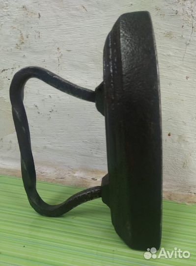 Утюг старинный