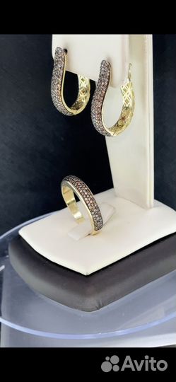 Золотой комплект с бриллиантами