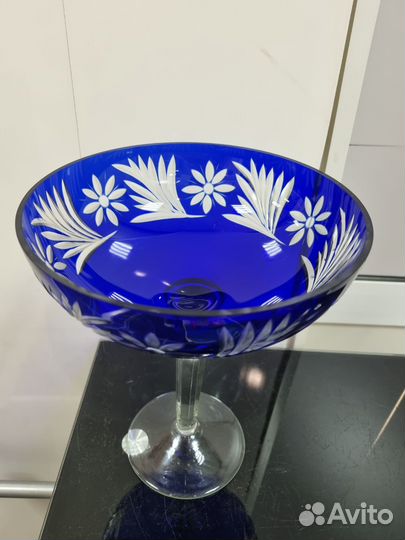 Ваза кобальт-фруктовница. хрусталь. резьба. сс