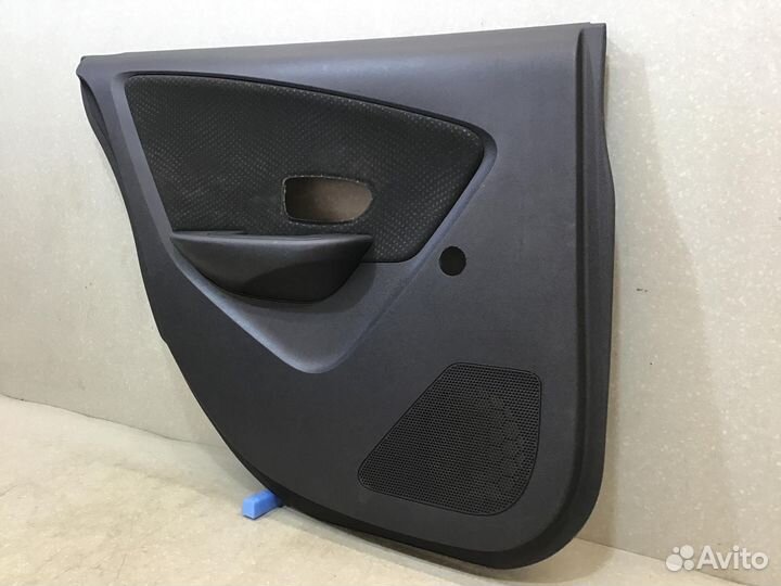 Обшивка двери задней левой Nissan Almera (G15) 201