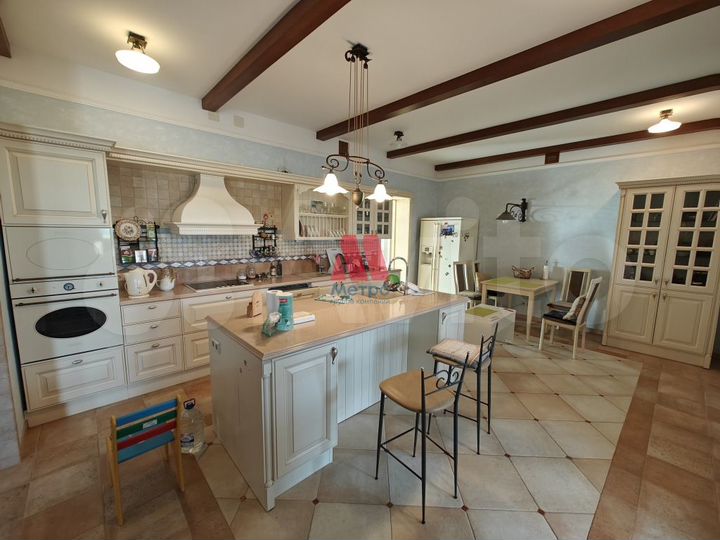 Дом 250 м² на участке 87 сот.