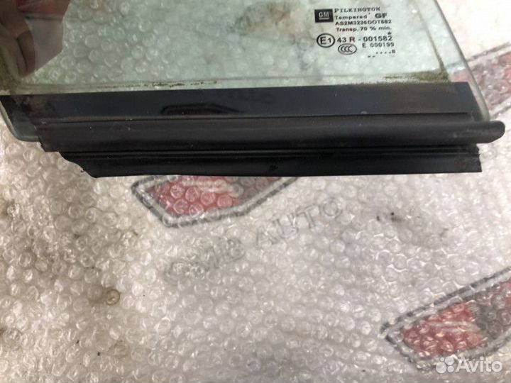 Форточка задней левой двери Опель Астра H