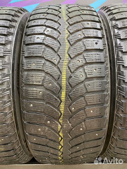 Bridgestone Blizzak Spike-01 225/55 R17