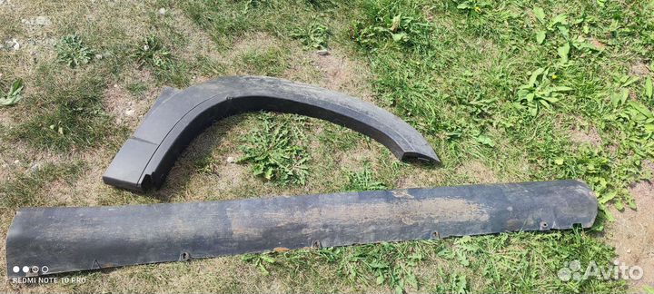Молдинг переднего крыла шевроле нива