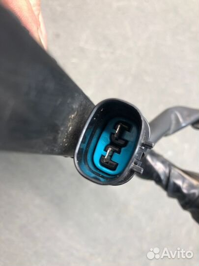 Блок предохранителей под капот Mitsubishi Lancer