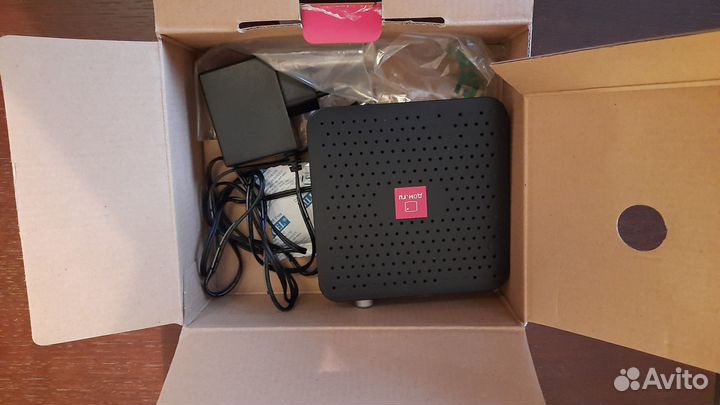 Комплект Дом ру,тв приставка с пультом и роутер До