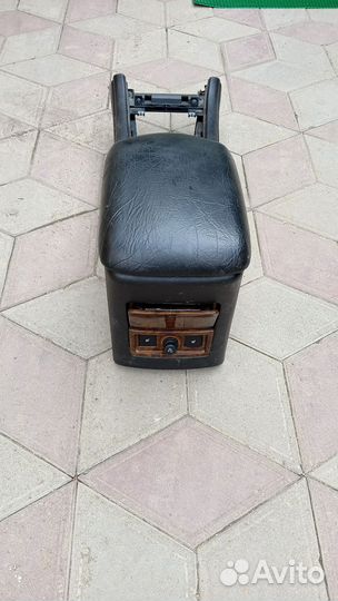 Подлокотник peugeot 607